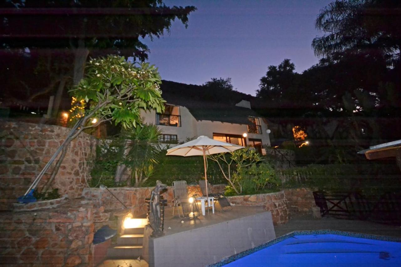 Cozy Kosmos Bed and Breakfast Hartbeespoort Eksteriør billede