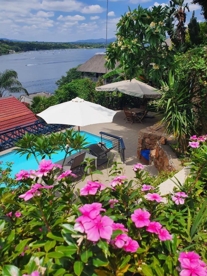 Cozy Kosmos Bed and Breakfast Hartbeespoort Eksteriør billede