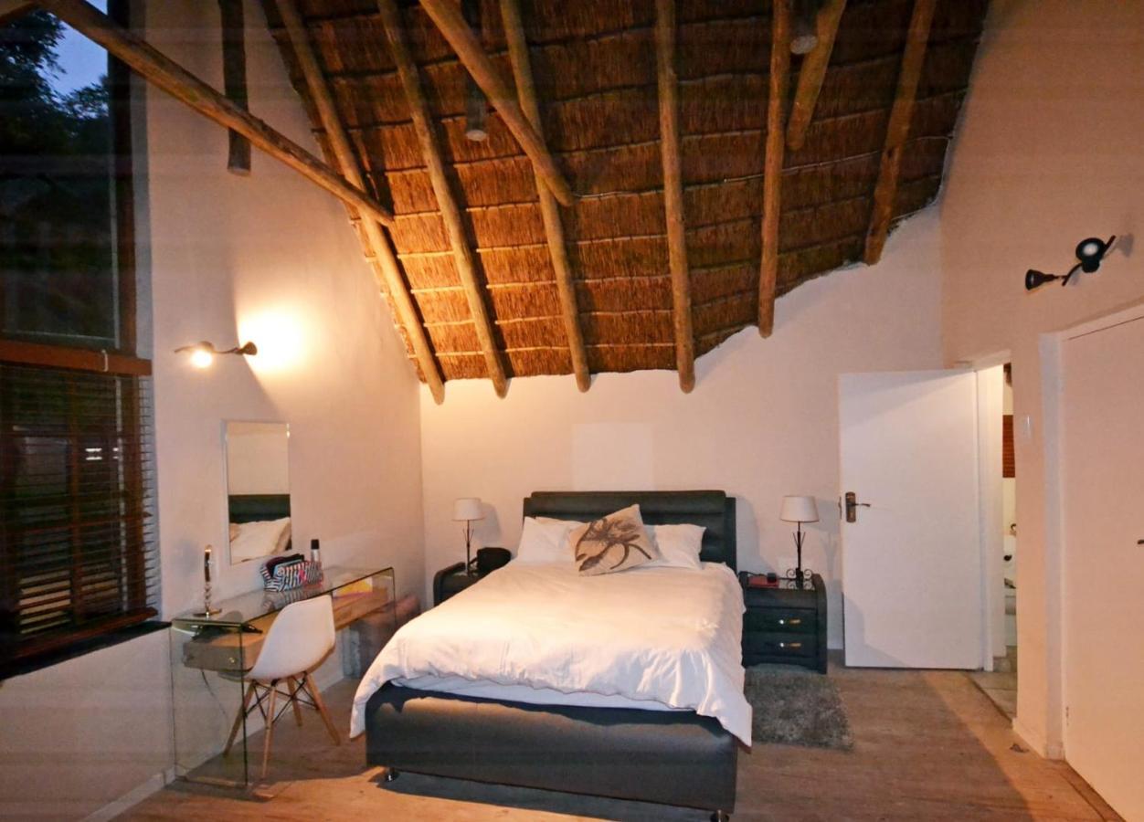 Cozy Kosmos Bed and Breakfast Hartbeespoort Eksteriør billede