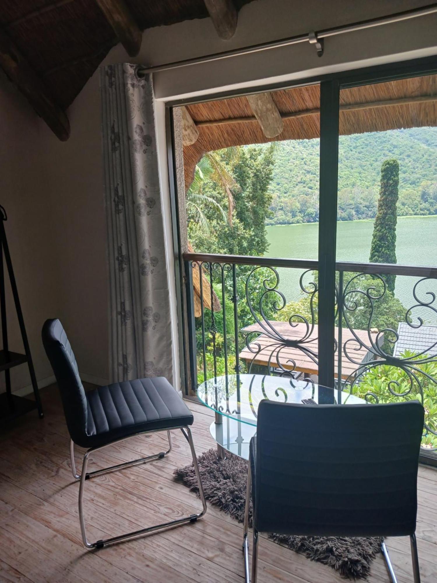 Cozy Kosmos Bed and Breakfast Hartbeespoort Eksteriør billede