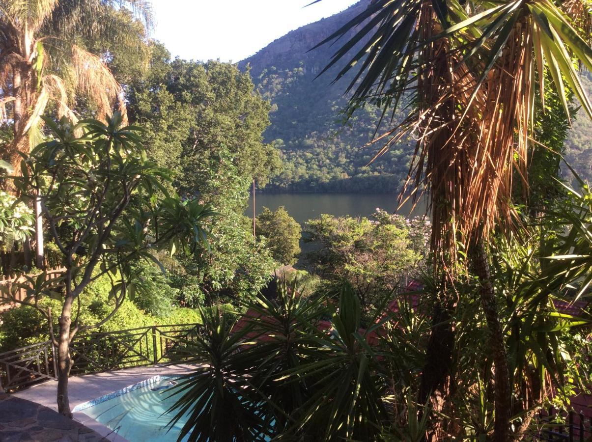 Cozy Kosmos Bed and Breakfast Hartbeespoort Eksteriør billede