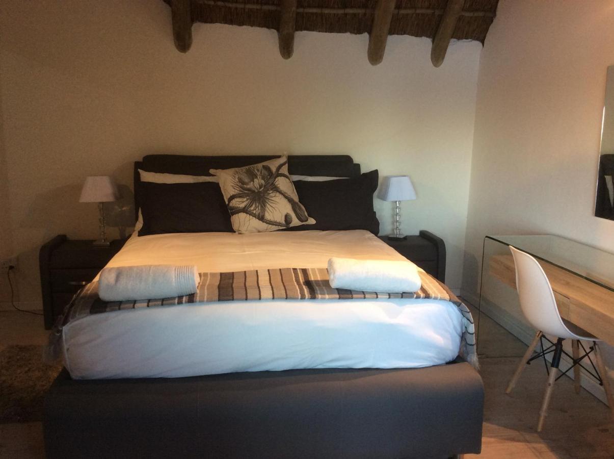 Cozy Kosmos Bed and Breakfast Hartbeespoort Eksteriør billede
