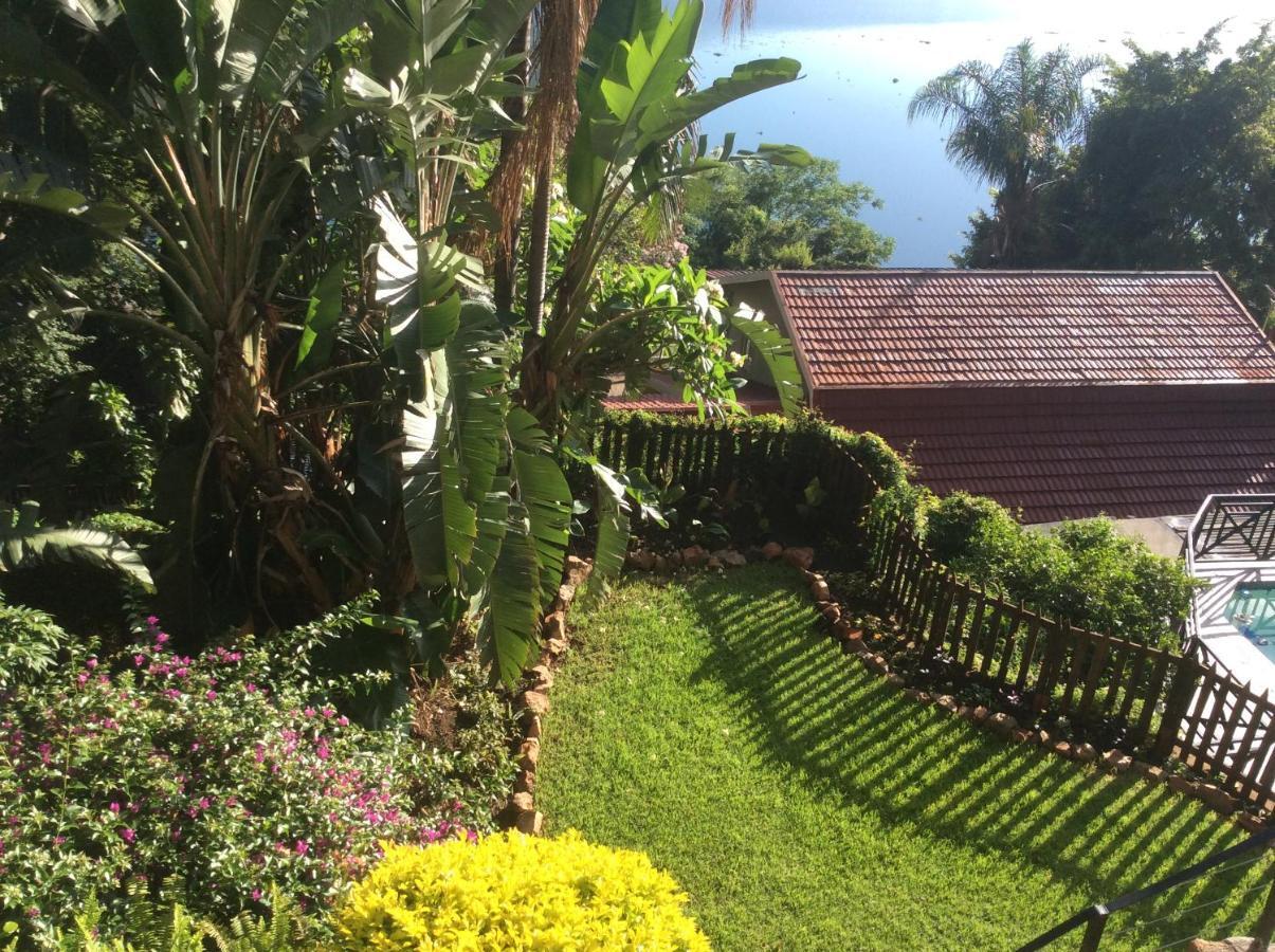 Cozy Kosmos Bed and Breakfast Hartbeespoort Eksteriør billede