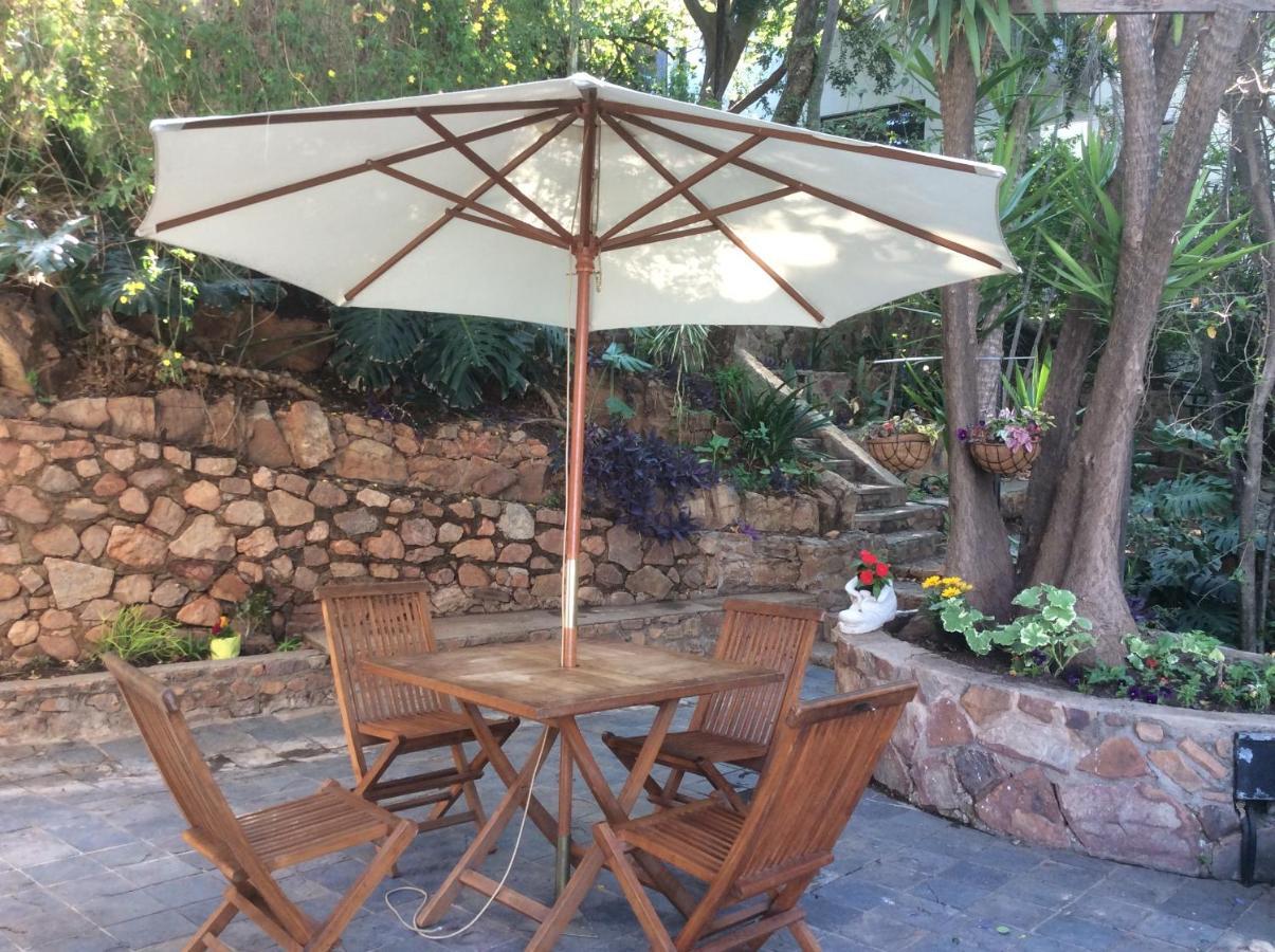 Cozy Kosmos Bed and Breakfast Hartbeespoort Eksteriør billede