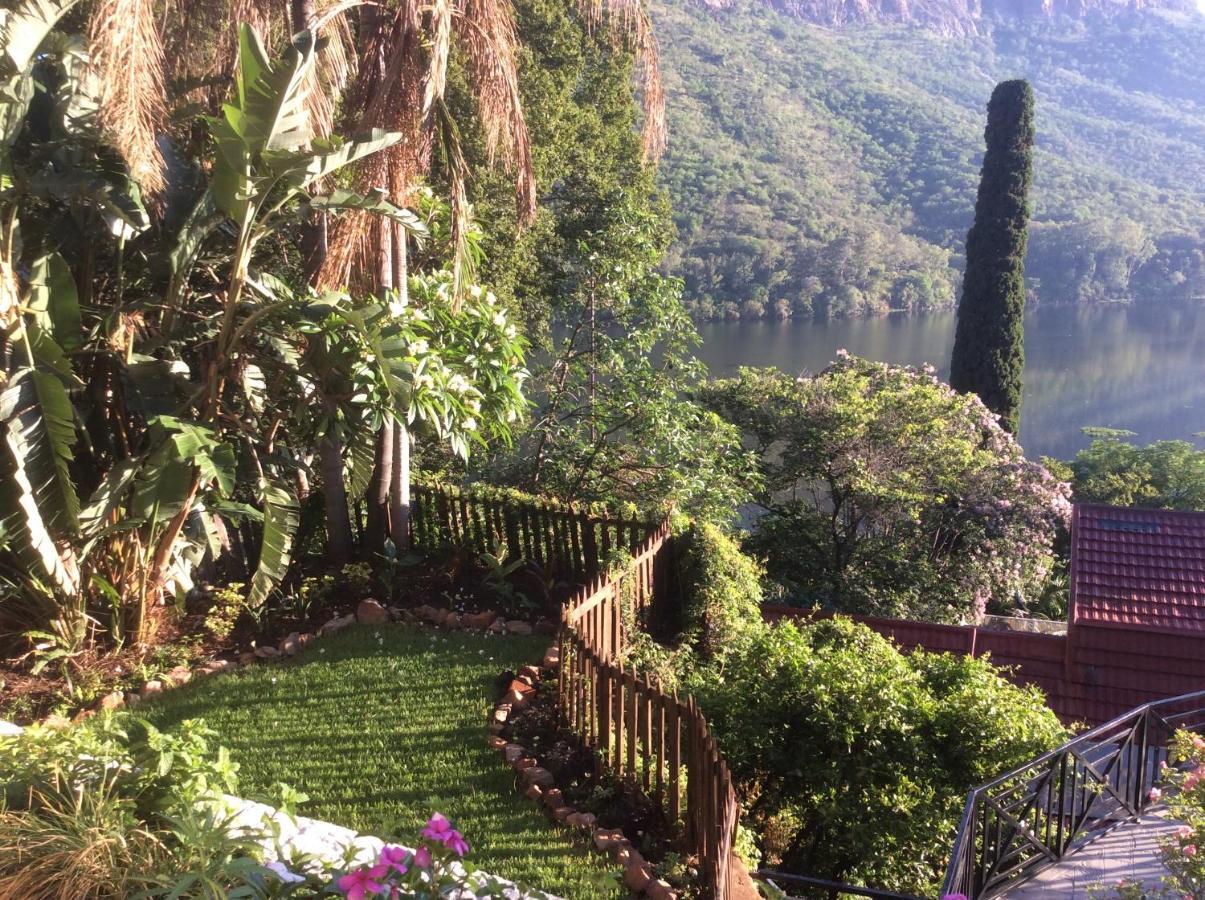 Cozy Kosmos Bed and Breakfast Hartbeespoort Eksteriør billede